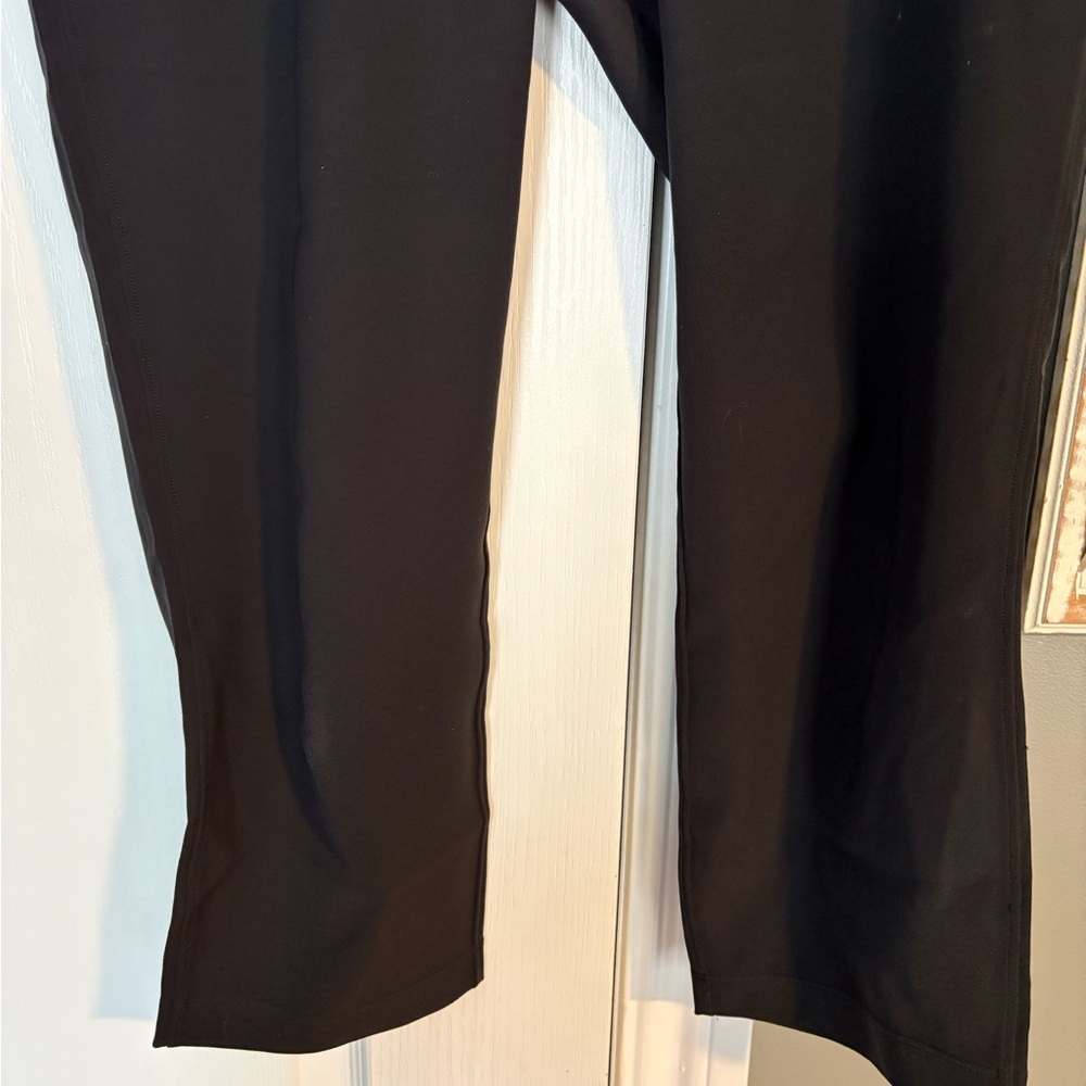 Lululemon On the Fly Joggers - Picture 3 of 7